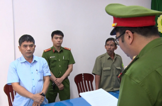 Phó Trưởng ban BQL Khu kinh tế Dung Quất bị bắt về tội nhận hối lộ