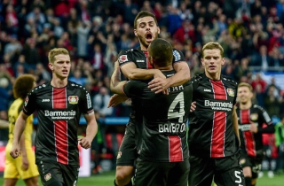 Bayer Leverkusen lần đầu tiên vô địch Bundesliga