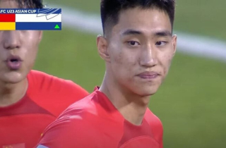 U23 Trung Quốc cho thủ môn cao 2m đá tiền đạo