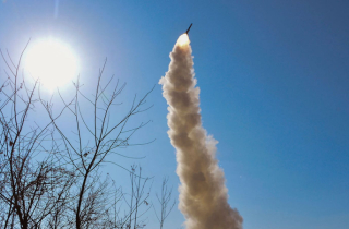 Triều Tiên thử nghiệm tên lửa phòng không mới trên biển