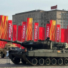 Nga trưng bày siêu tăng Leopard 2 thu từ Ukraine giữa thủ đô Moscow