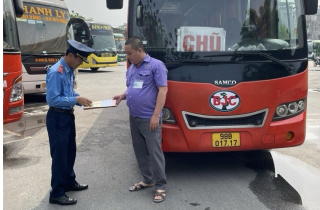 Từ hôm nay, 1-5: Áp dụng quy định mới nhất với người, xe nước ngoài tham gia giao thông tại Việt Nam