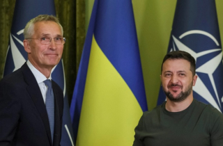 Tổng thống Zelensky: Ukraine không thể gia nhập NATO khi còn chiến tranh