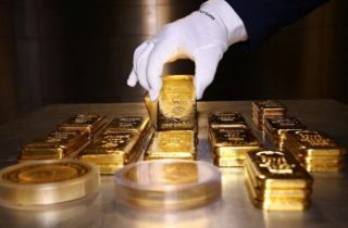 Giá vàng lập đỉnh mới, vàng SJC sắp chạm mốc 86 triệu đồng/lượng