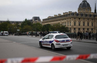 Xả súng ở ngoại ô Paris khiến nhiều người thương vong