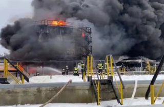 Ukraine tập kích kho dầu ở Lugansk
