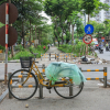 Nhếch nhác tuyến đường dành riêng cho người đi bộ, đi xe đạp ở Hà Nội
