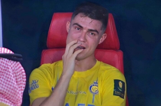 Ronaldo khóc nức nở khi thua chung kết