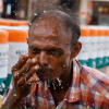 Ấn Độ đối phó với nắng nóng cực độ