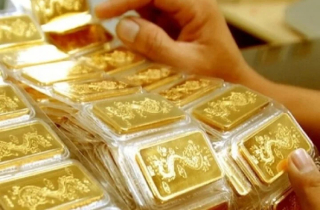 Vì sao giá vàng liên tục giảm?
