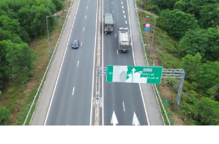 VEC nói gì về biển báo trên cao tốc Đà Nẵng- Quảng Ngãi bị bong tróc