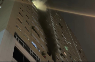 Dập tắt đám cháy tầng 8 chung cư Bắc Hà