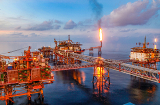 Tháng 5: Petrovietnam tiếp tục duy trì tăng trưởng khi giá dầu đảo chiều giảm mạnh