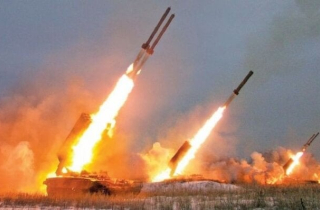 Nga tập kích tên lửa và máy bay không người lái vào Kiev