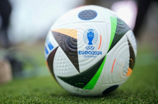 Công nghệ đỉnh cao xuất hiện ở EURO 2024, đến quả bóng cũng gắn chip