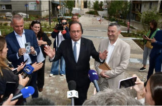 Cựu Tổng thống Pháp Francois Hollande tái tranh cử Quốc hội