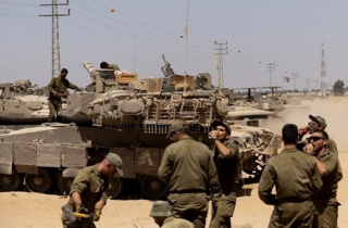 Israel không kích dữ dội, điều xe tăng 