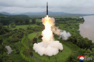 Hàn Quốc: Triều Tiên tiếp tục bắn tên lửa ra phía Đông