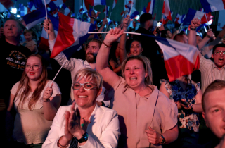 Bầu cử Pháp: Phe đối địch Tổng thống đang thắng thế ở vòng một