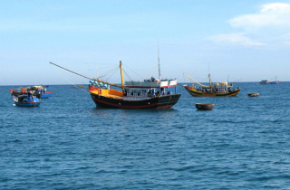 Quyết liệt ngăn chặn tàu cá và ngư dân khai thác hải sản bất hợp pháp
