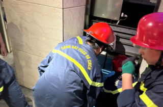 Công an quận 5 kịp thời cứu hộ 9 người kẹt trong thang máy