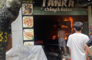 Kịp thời khống chế vụ hỏa hoạn tại quán ăn đường Đê La Thành