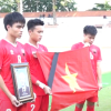 U19 Việt Nam mặc niệm, đeo băng tang tưởng nhớ Tổng Bí thư Nguyễn Phú Trọng