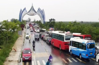 Bão số 2 tiến sát Quảng Ninh-Hải Phòng, gần 4.000 du khách mắc kẹt ở đảo Cát Bà
