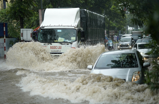 Hà Nội ra công điện hoả tốc về phòng chống ngập lụt, cây xanh gãy đổ