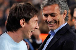 HLV Mourinho có phát ngôn bất ngờ về Messi