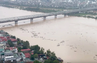 Lũ trên sông Hồng tại Hà Nội khả năng đạt đỉnh vào trưa nay và trên báo động 2