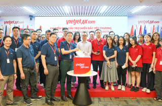 Vietjet chung tay ủng hộ người dân vùng lũ