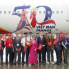 Tàu bay Vietjet mang hình ảnh mừng quan hệ Việt Nam - Pháp đã về tới TPHCM