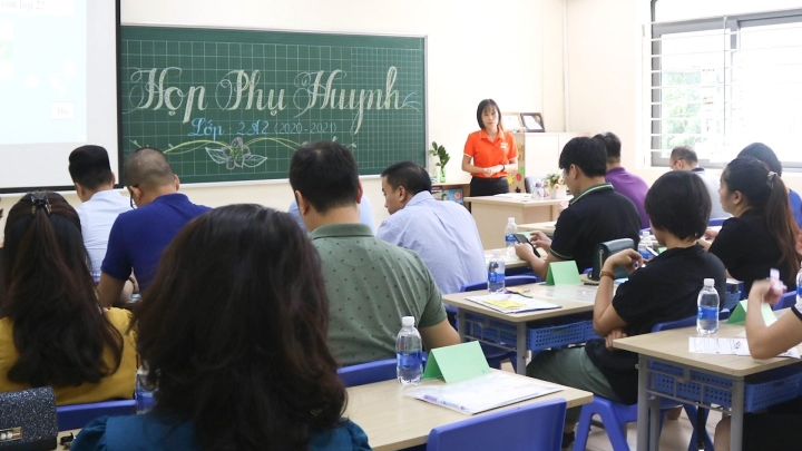 'Vấn nạn' lạm thu: Phụ huynh im lặng vì sợ con bị đì