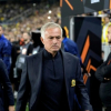 Jose Mourinho nhận thẻ đỏ, Man Utd vẫn không thắng Fenerbahce