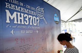 Malaysia tái khởi động cuộc tìm kiếm MH370