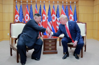 Mối quan hệ đầy thăng trầm của ông Trump với nhà lãnh đạo Triều Tiên