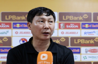 HLV Kim Sang-sik không đến sân xem V.League