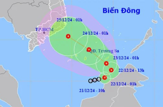 Áp thấp nhiệt đới giật cấp 8 hướng về quần đảo Trường Sa, miền Trung mưa lớn