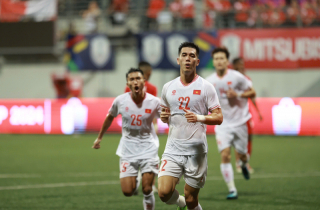 Việt Nam thắng Singapore 2-0 ở phút bù giờ đầy kịch tính