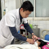 Bé gái 11 tuổi bị chó nhà cắn thủng thực quản