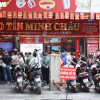 Giá vàng giảm mạnh, cửa hàng nhanh chóng nới 'quota' bán