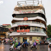 Cửa hàng đồng loạt tháo dỡ biển hiệu, rời khỏi 'Hàm cá mập'