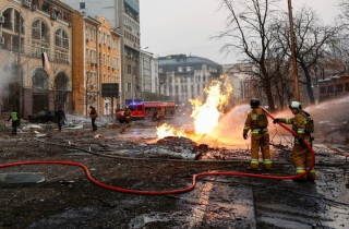Kiev bị tên lửa tấn công, 21 người bị thương