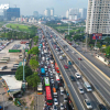 Xe cộ ken đặc khắp ngả đường Hà Nội trong ngày đầu đi làm sau nghỉ lễ