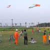 EVNHANOI cảnh báo mối nguy hiểm khi thả diều gần lưới điện