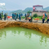 Thông tin mới nhất vụ người đi xe máy lao xuống 'hố tử thần' sâu 10m ở Bắc Kạn