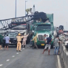 TP Hồ Chí Minh: Nhiều cây xanh ngã đổ giữa giông lốc, 1 người bị thương