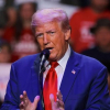 Ông Trump ra sức bảo vệ chính sách thuế quan, nói cần thiết để nền kinh tế sống