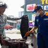 Giá xăng RON95 tăng hơn 100 đồng/lít